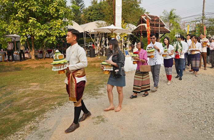 せかい旬景 受け継がれる伝統の結婚式 タイ 日本経済新聞 せかい旬景 受け継がれる伝統の結婚式 タイ 日本経済新聞