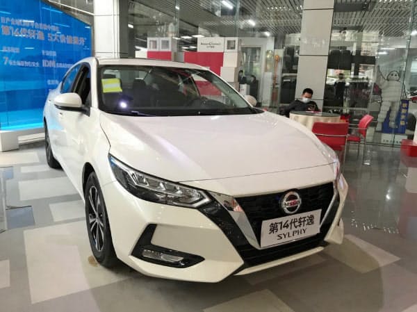営業を再開しても来店客は少ない(9日、広東省広州市の日産自動車の販売店) 営業を再開しても来店客は少ない(9日、広東省広州市の日産自動車の販売店)