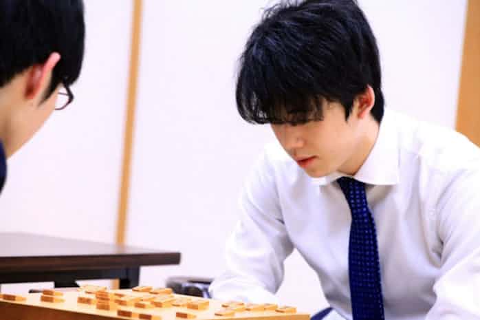 藤井七段 将棋 最年少タイトルへ 勝負の1年 日本経済新聞