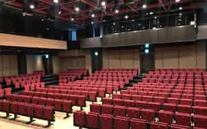 ホールは客席が400ある ホールは客席が400ある