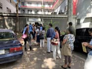 診察のため、早朝から行列を作るベネズエラの市民(19年9月、カラカス) 診察のため、早朝から行列を作るベネズエラの市民(19年9月、カラカス)