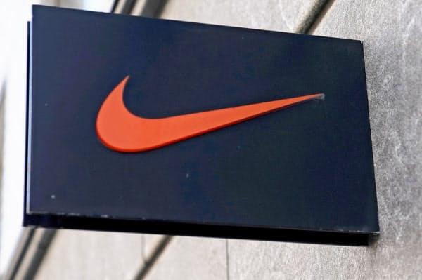 スポーツ用品大手のナイキは15日、全米や西欧、オーストラリアなどの店舗を27日まで休業にすると明らかにした(ニューヨーク市内の店舗)=ロイター