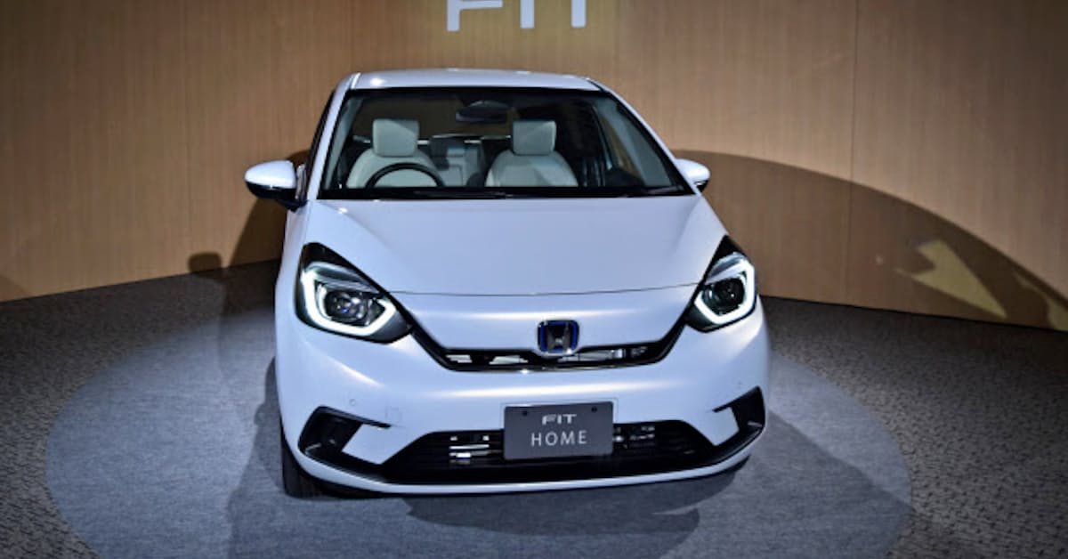 ホンダの新型 フィット 受注 目標台数の3倍 日本経済新聞