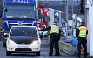 ドイツは16日、外国人の入国を原則禁止するため国境での検問を始めた=AP ドイツは16日、外国人の入国を原則禁止するため国境での検問を始めた=AP