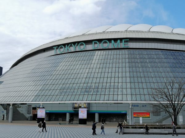 東京ドーム(東京・文京)周辺は人影もまばらだ