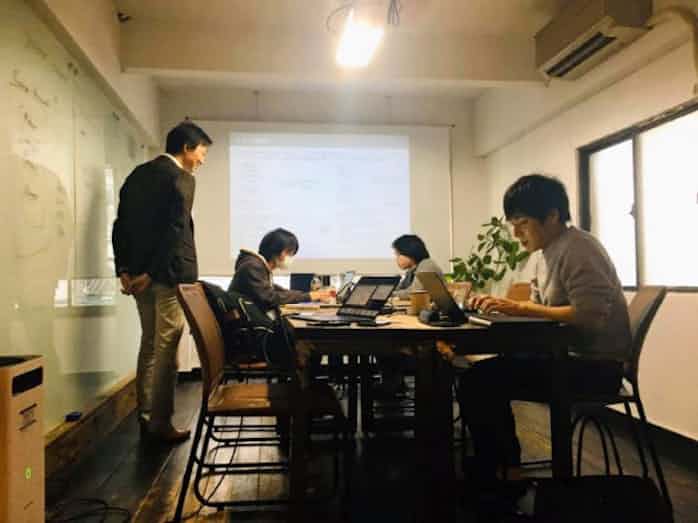 新型コロナ 都内新興 コロナで内定取り消し学生の採用試験 日本経済新聞