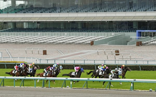 無観客で実施されたJRAのレース（2月29日、阪神競馬場）=共同