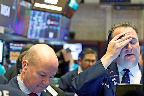 18日のニューヨーク証券取引所=ロイター
