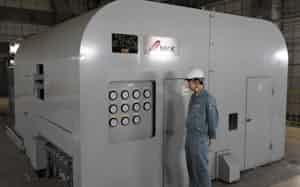 ゴミ焼却時の熱で蒸気タービンを回し発電する(19日、札幌市) ゴミ焼却時の熱で蒸気タービンを回し発電する(19日、札幌市)