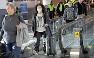 ニューヨークのケネディ国際空港(5日)=ロイター ニューヨークのケネディ国際空港(5日)=ロイター