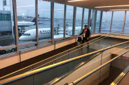 JFK空港は一時、フライトの発着ができなくなった=ロイター JFK空港は一時、フライトの発着ができなくなった=ロイター