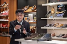 「ビジネスマンはやはり、トラッド靴を大事にしてほしい」と話す石津祥介さん（東京都中央区のREGAL日本橋）