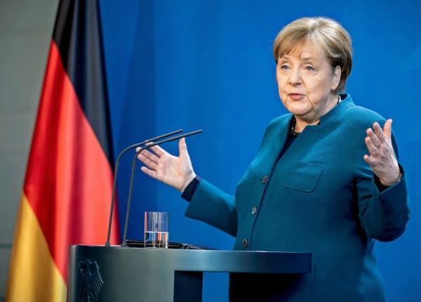メルケル独首相は「必要なことは何でもやる」と語る=ロイター