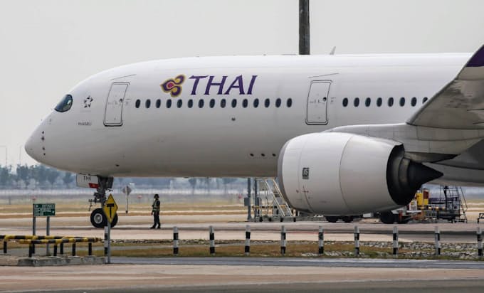 新型コロナ タイ航空 ほぼ全便運休 新型コロナで旅客急減 日本経済新聞