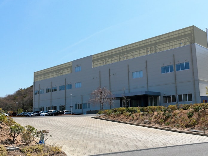 メニコン 岐阜の新工場完成 年5億枚生産 日本経済新聞 メニコン 岐阜の新工場完成 年5億枚生産 日本経済新聞