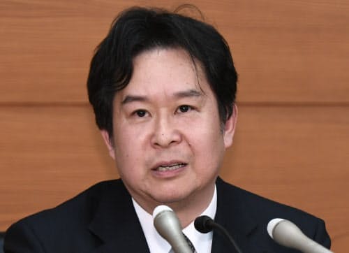 日銀審議委員に就任し、記者会見する安達誠司氏(26日、日銀本店)