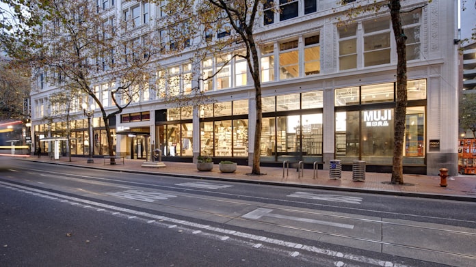 新型コロナ 無印良品 米国の全19店休業延長 再開めど立たず 日本経済新聞 新型コロナ 無印良品 米国の全19店休業延長 再開めど立たず 日本経済新聞
