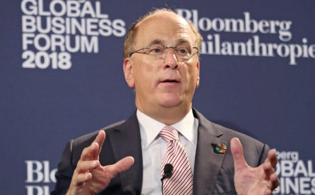 世界最大の資産運用会社、米ブラックロックのラリー・フィンクCEOは、FRBから委託された社債の購入などにあたり、いかに透明性を確保するかが問われている=ロイター 世界最大の資産運用会社、米ブラックロックのラリー・フィンクCEOは、FRBから委託された社債の購入などにあたり、いかに透明性を確保するかが問われている=ロイター