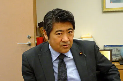 きはら・せいじ 東大法卒、大蔵省(現財務省)へ。岸田派に所属。党経済成長戦略本部事務局長を務める。衆院東京20区、49歳。