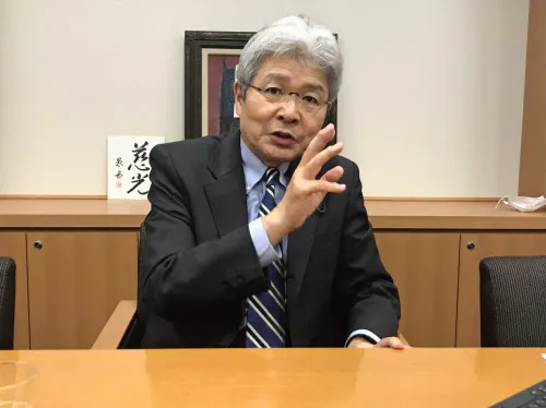 おおさか・せいじ 北海道大薬学部卒、ニセコ町職員を経て同町長を3期務めた。薬剤師免許を持つ。衆院北海道8区、60歳。