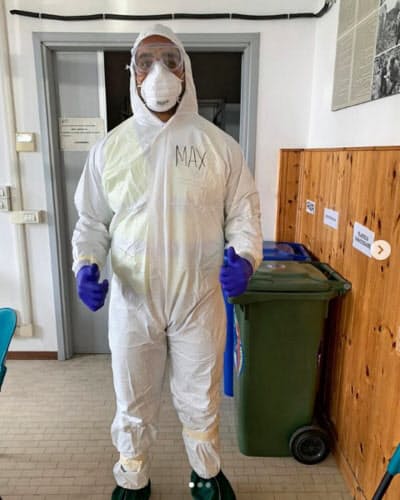 ラグビーのイタリア代表、マキシム・ムバンダは新型コロナの患者を搬送するボランティア活動を行っている(本人のインスタグラムより)