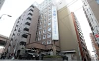 軽症の患者を移送する予定のホテル（7日午前、東京都中央区）