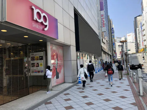 多くの商業施設が臨時休業している(東京・渋谷)