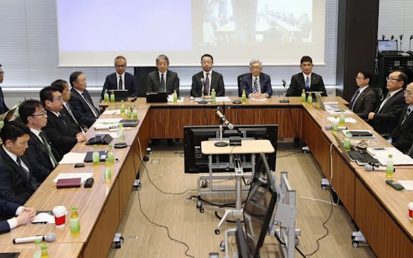 12球団代表者会議の構成メンバーはフロント幹部で、プロの選手経験はない=共同