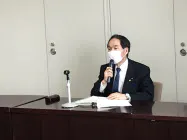 香川県の浜田知事は対策本部会議で、特に若者の外出自粛を求めた(8日、高松市) 香川県の浜田知事は対策本部会議で、特に若者の外出自粛を求めた(8日、高松市)