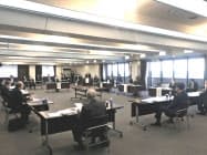 マスクを着用し間隔をあけて座る経済団体首脳ら(9日、さいたま市) マスクを着用し間隔をあけて座る経済団体首脳ら(9日、さいたま市)