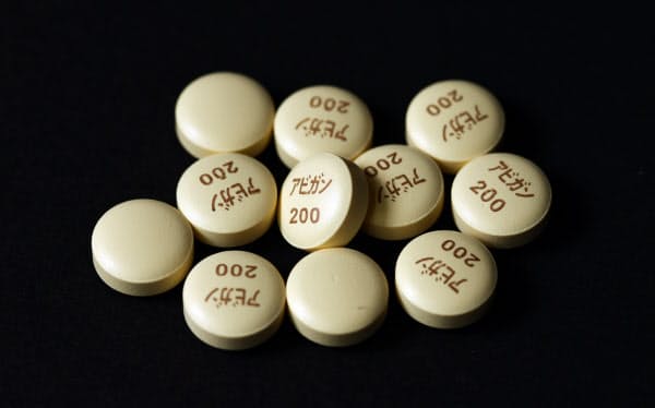 新型コロナウイルス感染症の治療薬候補「アビガン」の承認は6月以降にずれ込むことになった