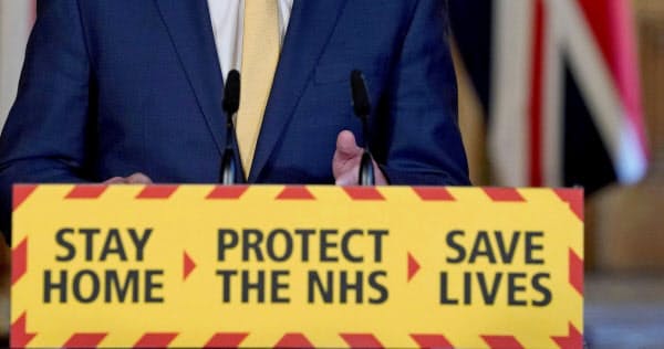英国は厳しい外出制限を続けているが、新型コロナ感染拡大の勢いは止まっていない=ロイター