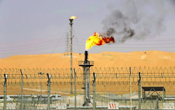 OPECプラスが最終合意した減産規模は、世界の供給全体の1割に相当する過去最大の産油国協調になる=ロイター