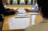 これまでは建築家と対面で引き合わせていた これまでは建築家と対面で引き合わせていた