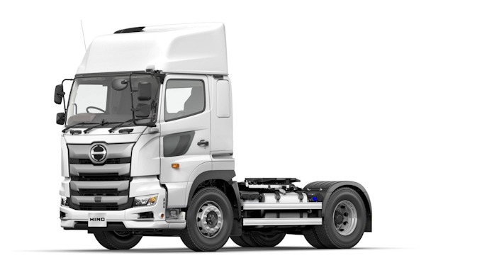 日野自動車 安全装備拡充した新型トラクター 日本経済新聞