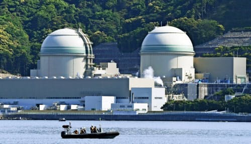 関電は原発で通勤バスを増便し、車内混雑による感染拡大を防ぐ(福井県の高浜原発)