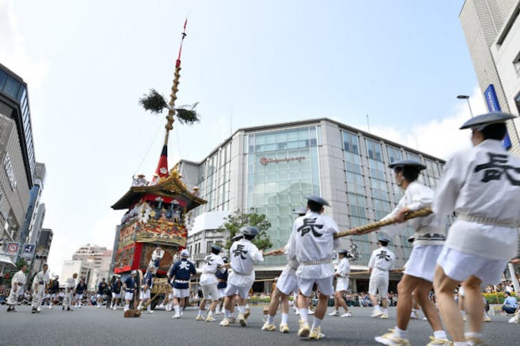 祇園祭最大の見どころ 山鉾巡行は高級装飾品の見本市 Nikkei Style 祇園祭最大の見どころ 山鉾巡行は高級装飾品の見本市 Nikkei Style