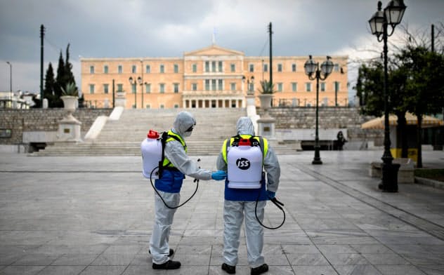 エコノミスト誌の調べではギリシャがロックダウンによる影響を最も受けやすいとされる=ロイター エコノミスト誌の調べではギリシャがロックダウンによる影響を最も受けやすいとされる=ロイター