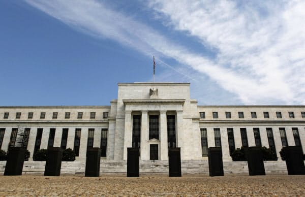 米FRBの本部(ワシントン)=ロイター
