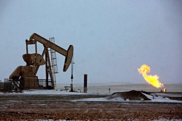 米原油先物の取引価格は一時、マイナスに転落した(ロイター) 米原油先物の取引価格は一時、マイナスに転落した(ロイター)