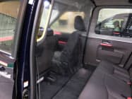 「ジャパンタクシー」をベースにした車両は前後を区切って後ろの空気が前に循環しないように管理する 「ジャパンタクシー」をベースにした車両は前後を区切って後ろの空気が前に循環しないように管理する