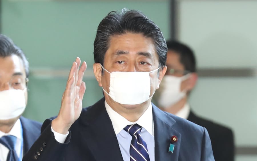 新型コロナ リーマン以来 11年ぶり景気 悪化 政府月例報告 日本経済新聞