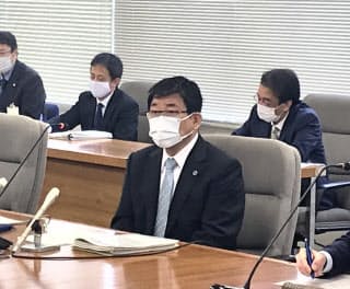 対策会議に臨む岐阜県の古田肇知事(23日午前、岐阜県庁)