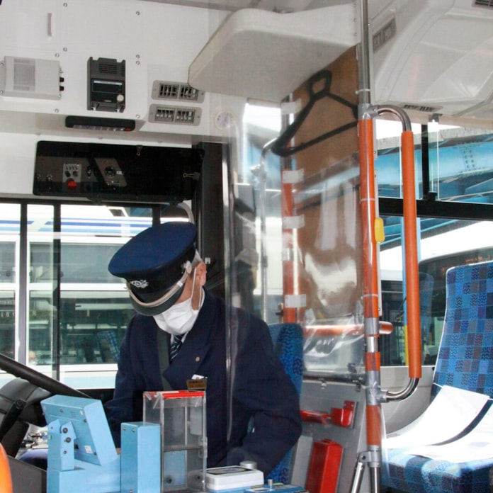 新型コロナ 両備グループ 路線バス運転席に透明カーテン 日本経済新聞 新型コロナ 両備グループ 路線バス運転席に透明カーテン 日本経済新聞