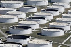 米国の原油引き渡し場所の貯蔵余力は限界に近づく(米オクラホマ州・クッシング)=ロイター