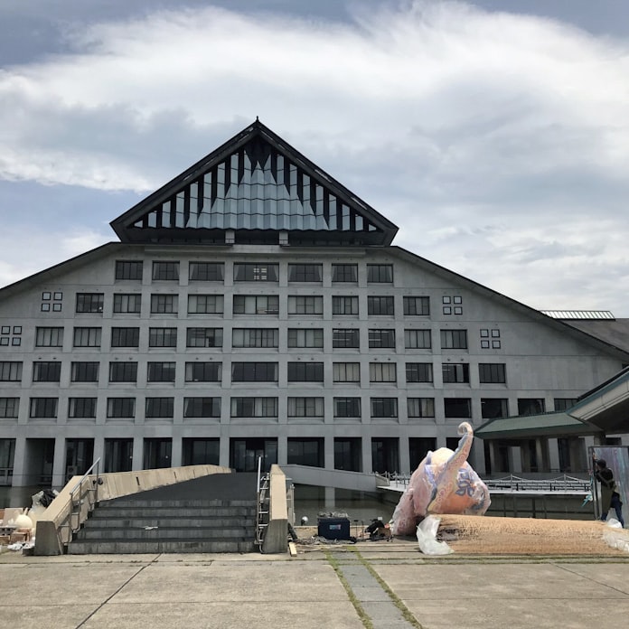 新型コロナ 東北芸工大 授業料を支援金として3万円返金 日本経済新聞 新型コロナ 東北芸工大 授業料を支援金として3万円返金 日本経済新聞