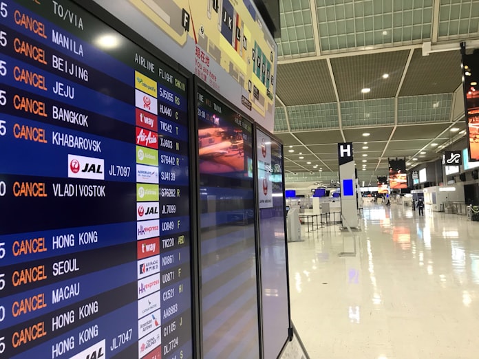 新型コロナ 成田空港 国際線旅客3月7割減 戦後最大の危機 日本経済新聞