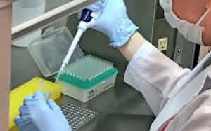 新型コロナのウイルス検査はPCR検査が主流だ=東洋紡提供 新型コロナのウイルス検査はPCR検査が主流だ=東洋紡提供