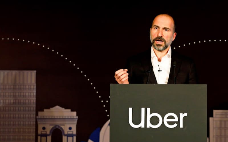 ウーバーのコスロシャヒCEOは労働者を2種類に分ける現行制度の見直しをトランプ政権に求めている=ロイター ウーバーのコスロシャヒCEOは労働者を2種類に分ける現行制度の見直しをトランプ政権に求めている=ロイター