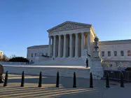 米連邦最高裁は史上初めての電話審理を実施した。 米連邦最高裁は史上初めての電話審理を実施した。